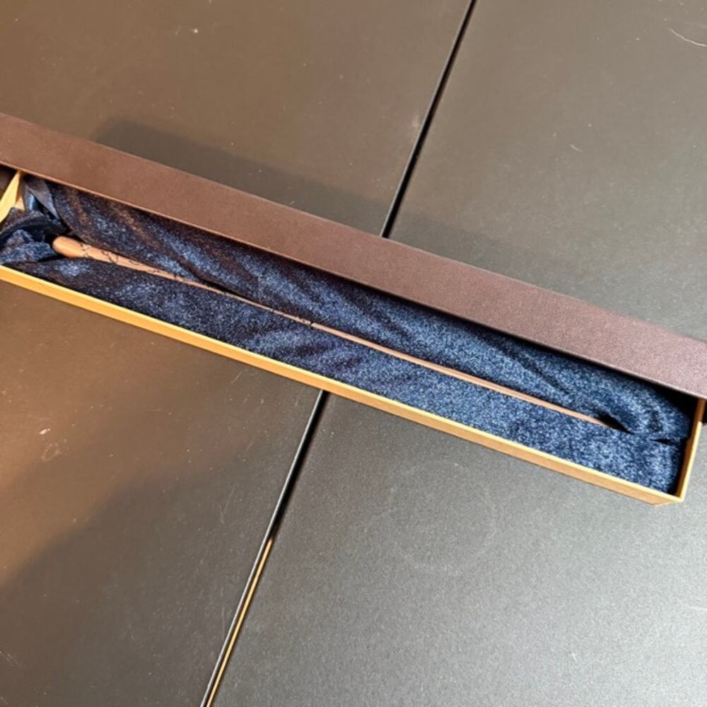 Harry Potter Luna Lovegood Wand with Box Replica Movie Prop Collectible - Picture 4 of 7